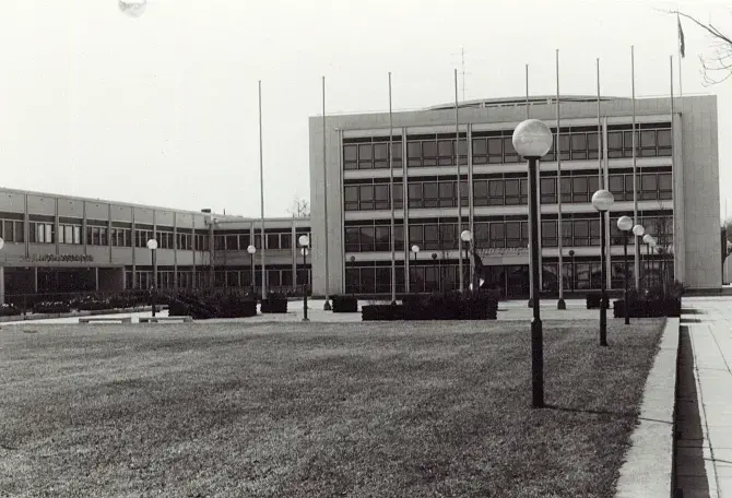 Hembygdsförbundets vårutflykt till Åland 8-10 maj 1981.Landskapsstyrelsens Sjävstyrelsegården.