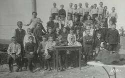 Elever fra Vaterland skole på tur.