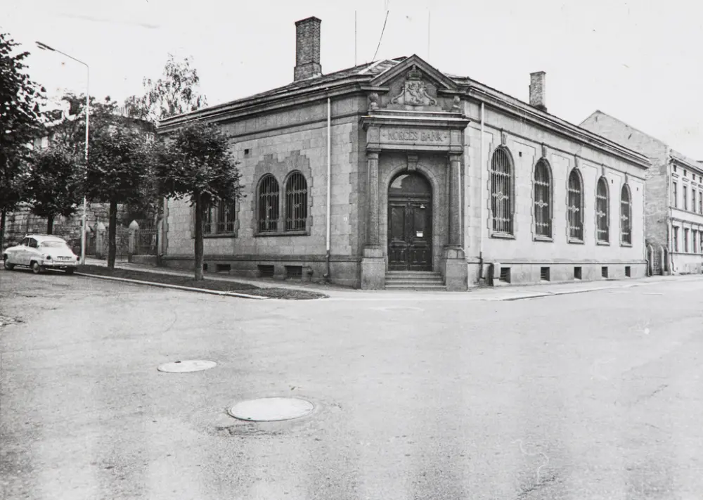 Norges Banks bygning i Parkgata 21 i Hamar.