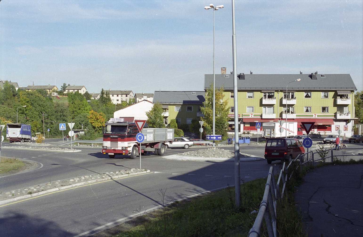 Sagdalen, kryss nederst i Strømsveien, mellom Sjetten og Lillestrøm. Rundkjøring. 