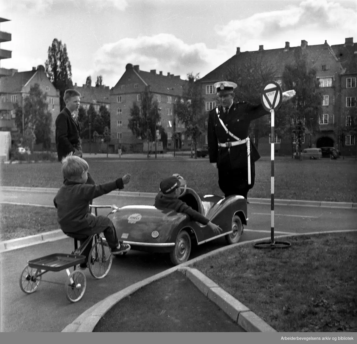 Trafikkskole på Marienlyst, juni 1964