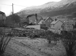 Riving av nabohuset til gården Sjølaupet gnr 27 bnr 2 eier K