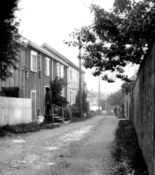 Hus nr 1 fra venstre er Ørgens-huset nr 2 er skomaker Gjende