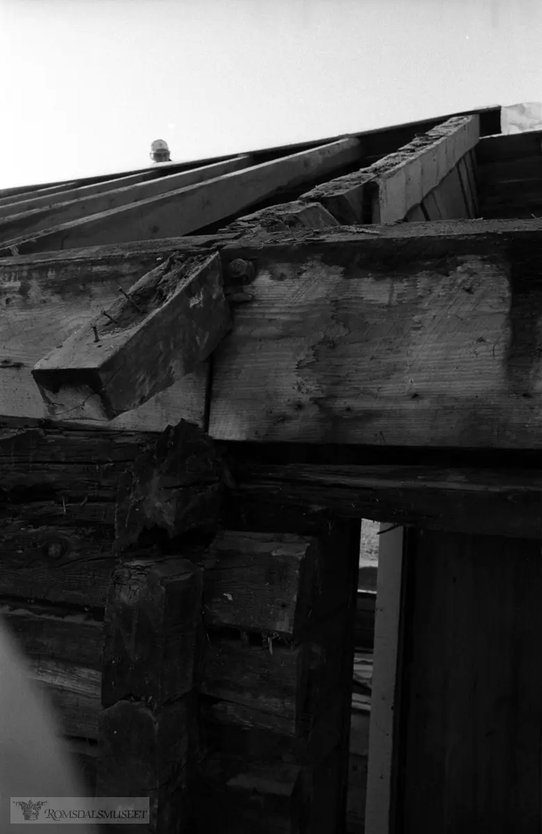 Skorga, Skorgen, Skorgestua revet sommeren 1982...Huset ble solgt til Helge Bruland, Drøbakk i 2005 og satt opp som hytte på Geilo...(Se Romsdalsmuseets korrespondanse arkiv 740.1)