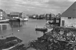 Onahavna på slutten av 1960 tallet med "Romsdalsfisk" i vens