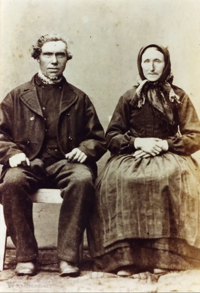 Tresfjordstua..Gjermund og Katarina Sylte på Gjermundpassen frå 1854 til ca 1908..("Original: Hans Arvid Sylte, Tresfjord. Mottatt 28.10.1995") .(4ser5g)