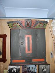 Hjørneskap..På Nordvollen, hos Jenny Øveraas.