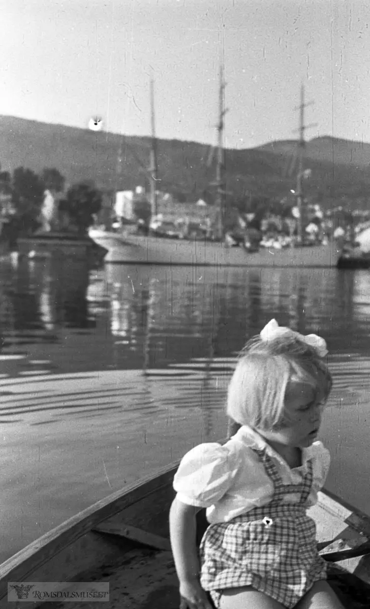 Statsråd Lehmkuhl i Molde 1947..(Står ikke dato på film men Lehmkuhl var her 18.08.1947, uvist hvor mange dager).