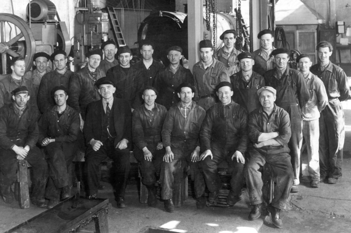 Hamar jernbaneverksted, Espern, stor gruppe arbeidere ca 1950, 

