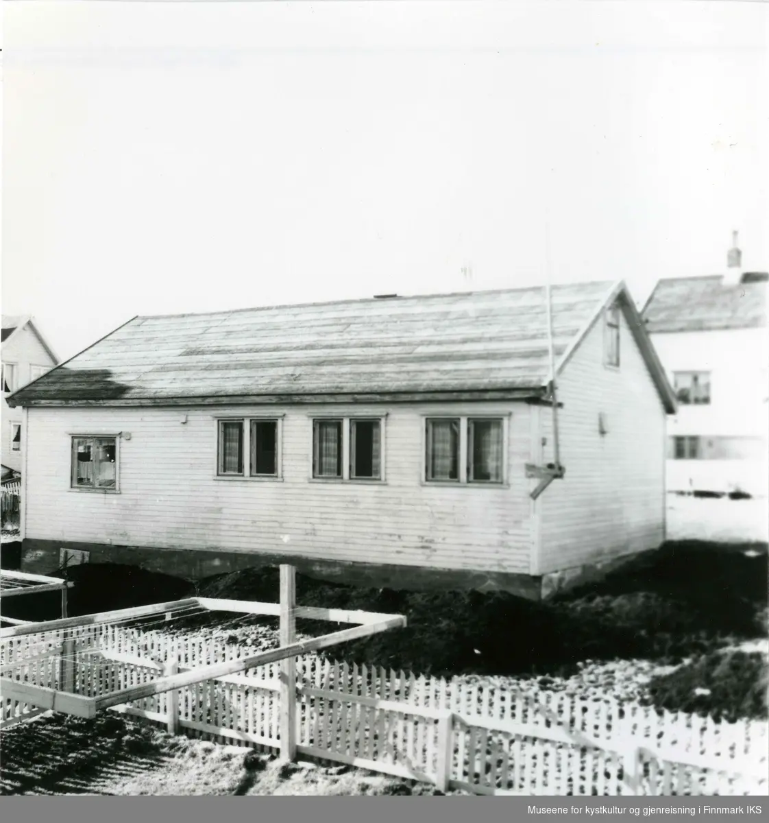 Gjenreisningshus i Mehamn. 1960.