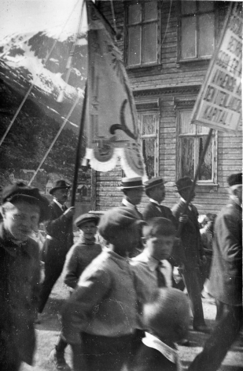 Demonstrasjonstog 1.mai 1920.