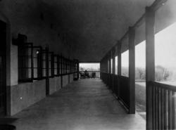 Fra verandaen til den nye kontor- og bestyrerboligen til URC