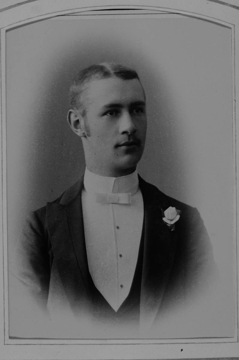 Christian Thams som brudgom i 1886.