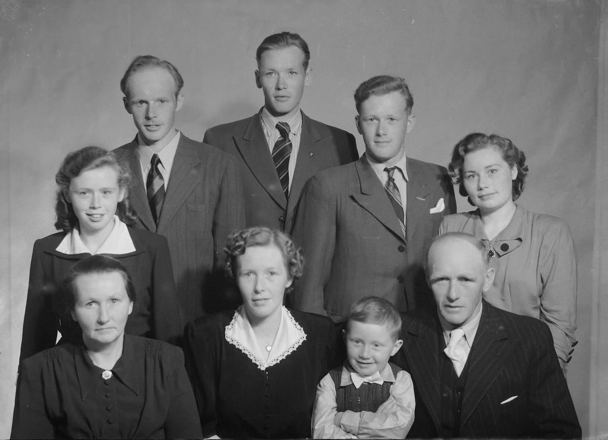 Haakon Fremstad med familie - Sverresborg Trøndelag Folkemuseum ...