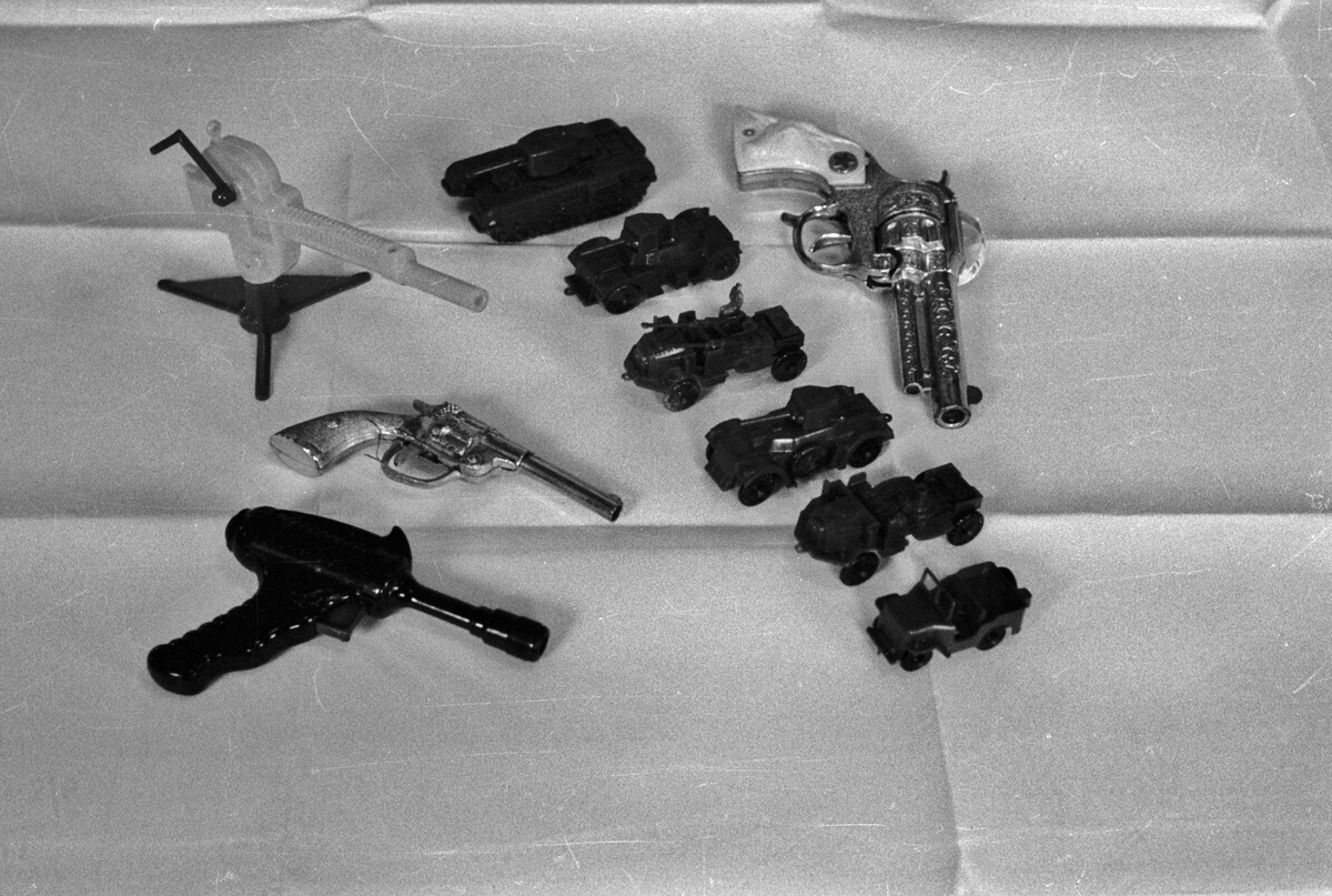 Krigsleketøy og lekepistoler