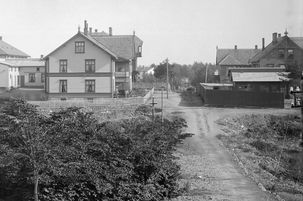 Hamar, St. Olavs gate 60, gatelykt, gatebelysning, (utsnitt fr HHB-8713)