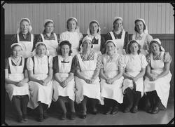 Gruppeportrett fra husmorskolen på Tolga, 1940