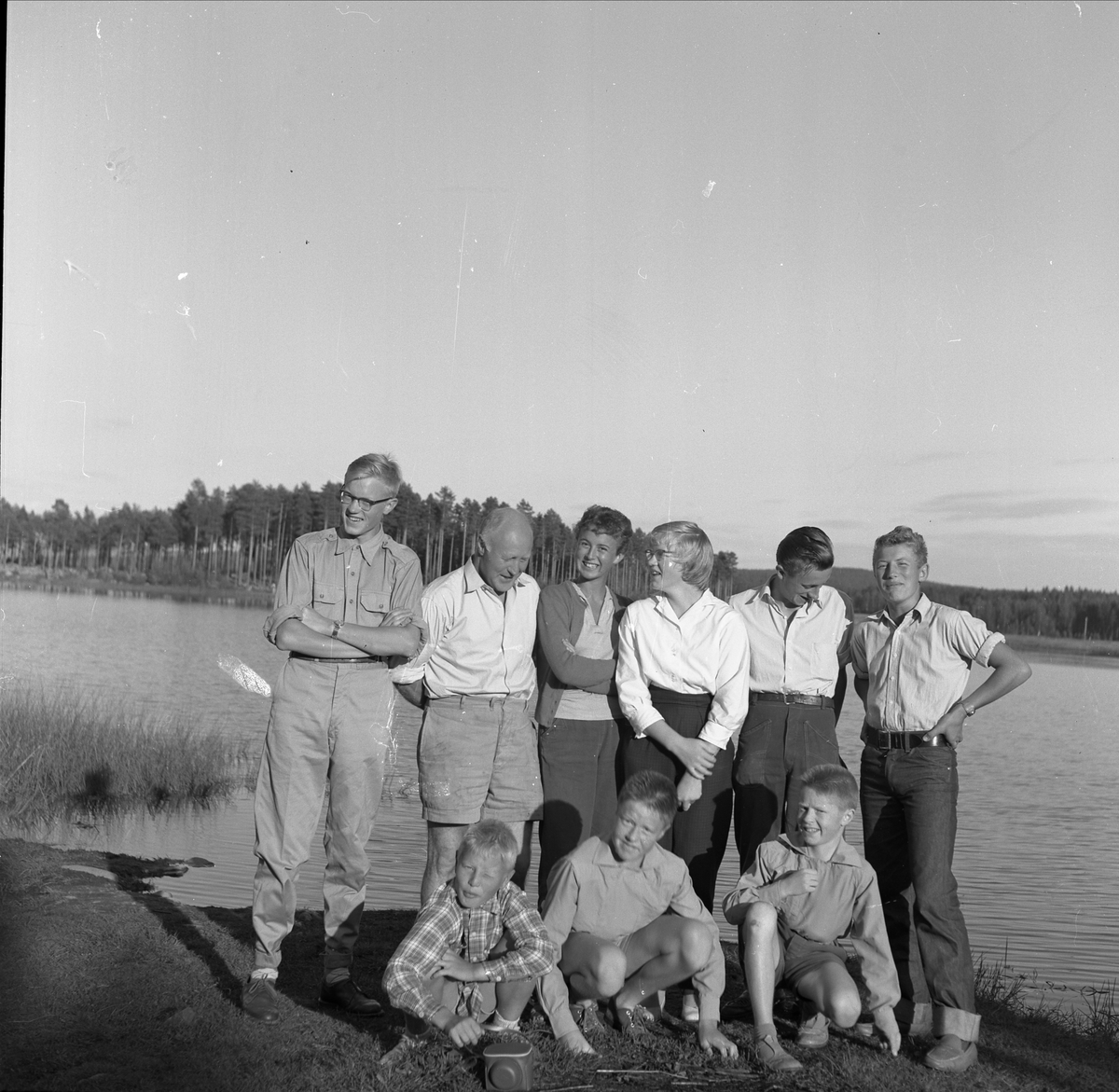 FAMILIETREFF VED DAMMEN. ROKOSJØEN. F. V. KJELL ARNE REISTAD, KJELD