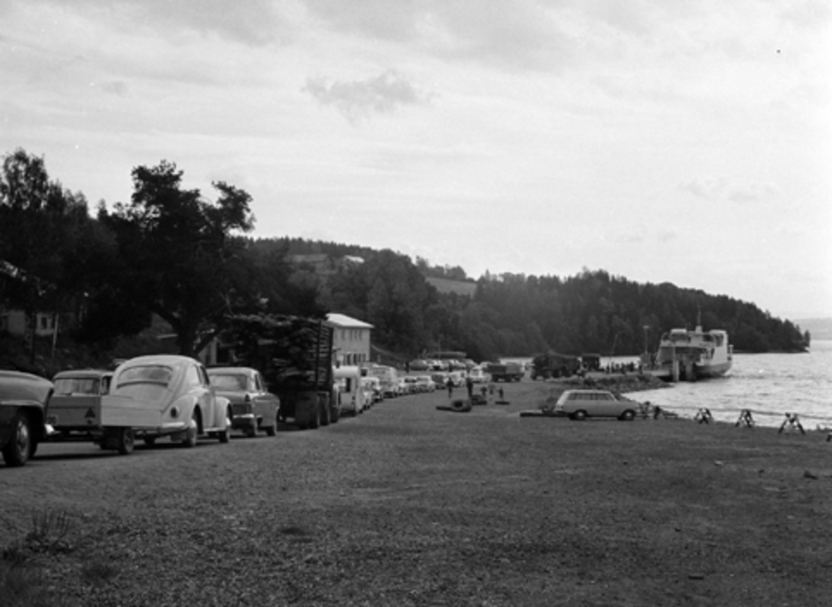 Bilkø ved Mengshoel fergested på Nes i Ringsaker. Mjøsfergen mellom Mengshoel og Gjøvik.