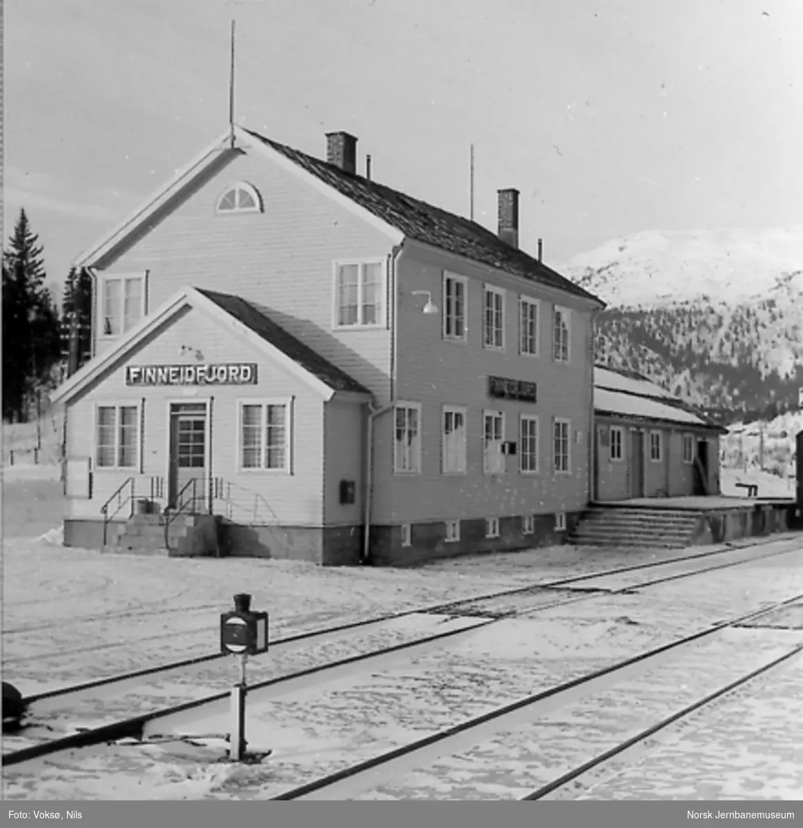 Finneidfjord stasjonsbygning