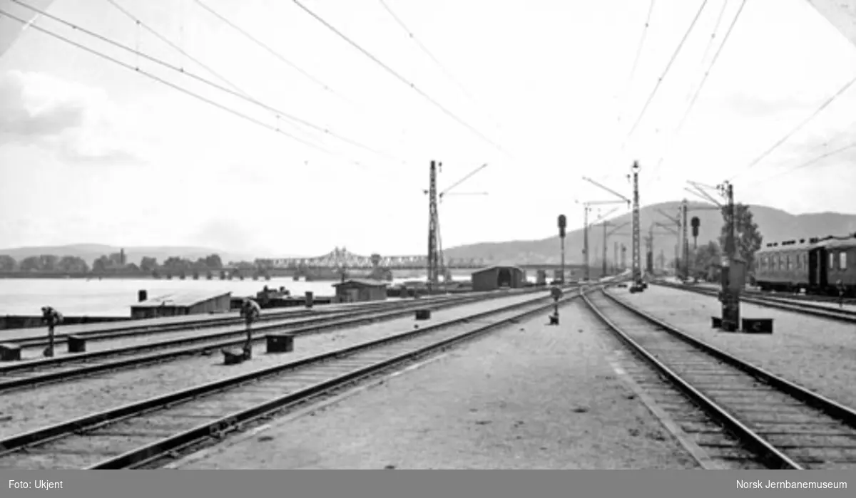 Drammen stasjon med signaler