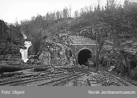 Anleggstog i tunnelåpningen til Kvineshei tunnel, vestre innslag