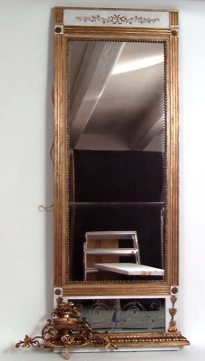 Speil med konsoll