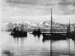 Tromsøsundet med fjellene i Balsfjord og Malangen, antakelig