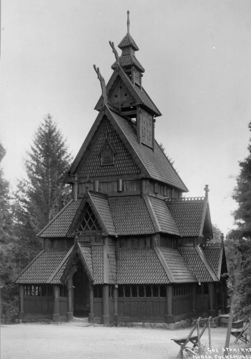Stavkirken fra Gol i Hallingdal. Fotografert på Norsk folkemuseum (Kong Oscar IIs samlinger), 1924.