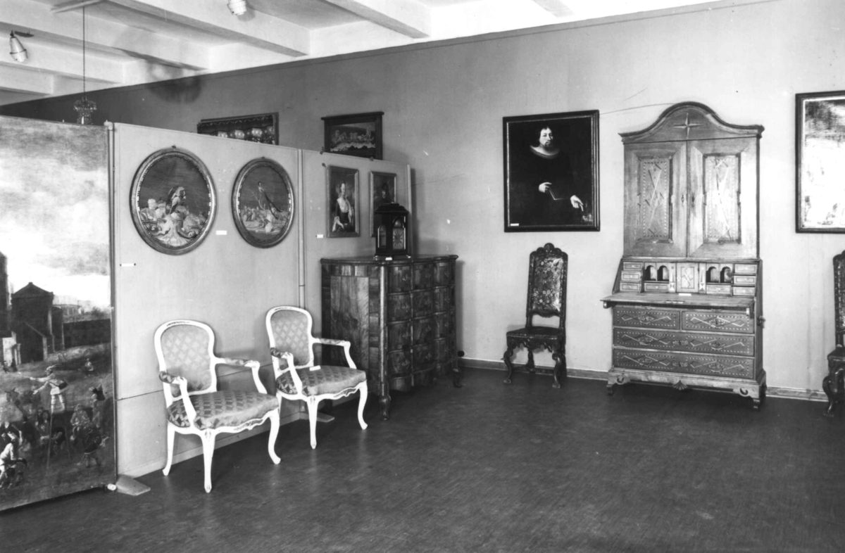 Interiør fra Bysamlingen på Norsk Folkemuseum slik som utstilt i 1960 ...