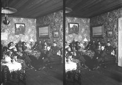 Interiør, Nedre Digerud, Frogn, Akershus, 1900-1901, hos fam