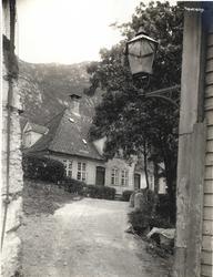 Villa, Holen, Sandviken. Bergen, Hordaland.   Fotografert 19