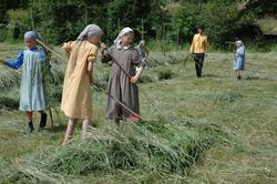 Levendegjøring på museum.Ferieskolen uke 26 2005. Barna i d