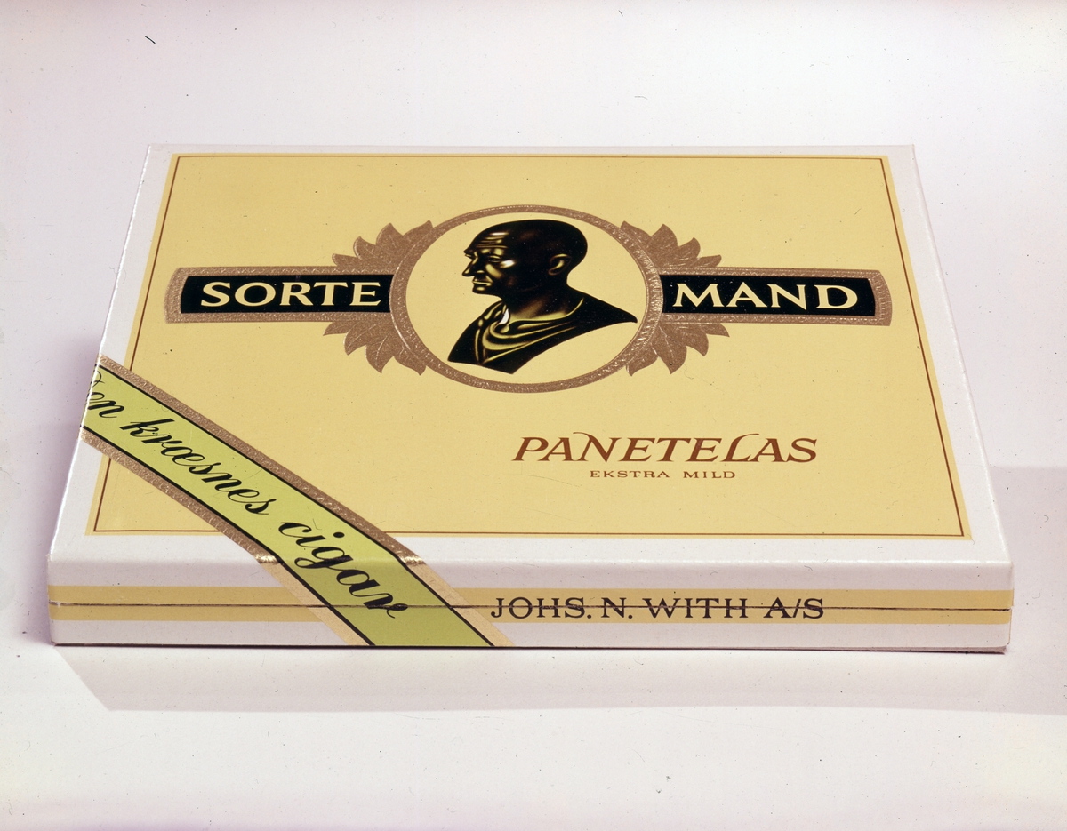 Reklamefoto for Sorte Mand sigarer fra Johs. N With.