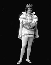 Portrett, operasangerinne, sopranen Gabrielle Bidenkap som "