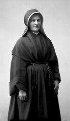 Portrett, nonne. Søster Adolfine.