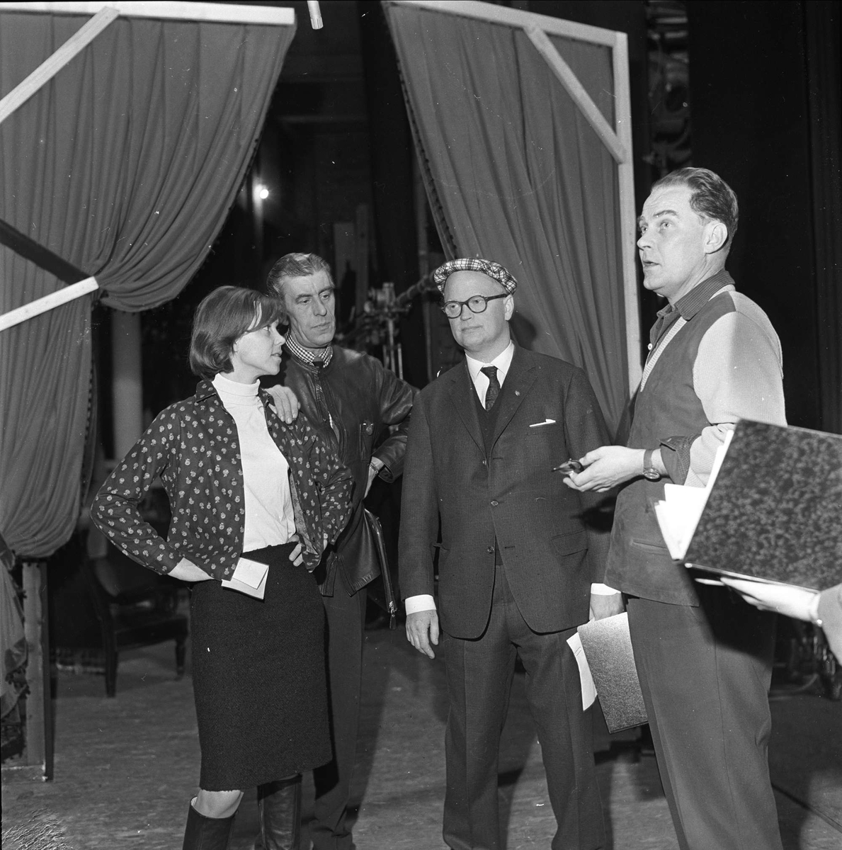 Artister i nyttårsshow på TV fra Operaen. Oslo 15.12.1964.