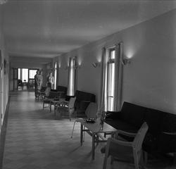 Vestby, Akershus, 29.08.1950. Kommunehuset, interiør med møb