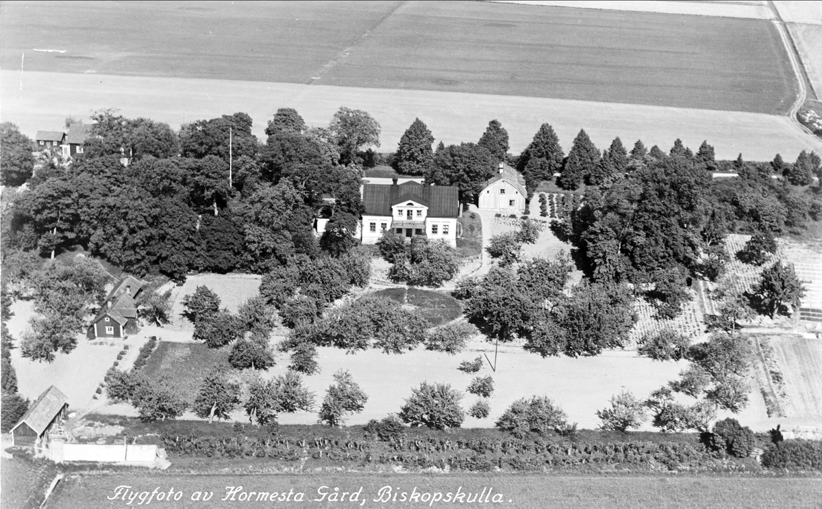 Flygfoto över Hormesta gård, Biskopskulla socken, Uppland 1936