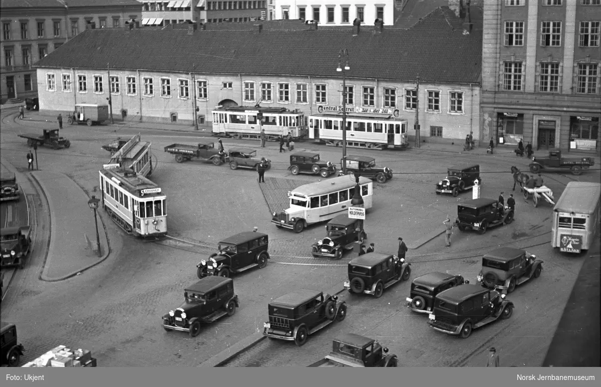 Biltrafikk på Christian Fredriks plass, Oslo