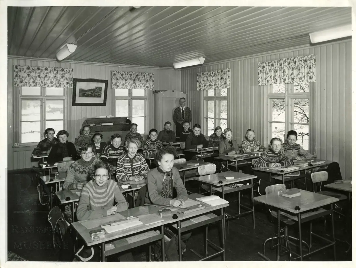 Klassebilde fra klasserom på Leikvoll skole