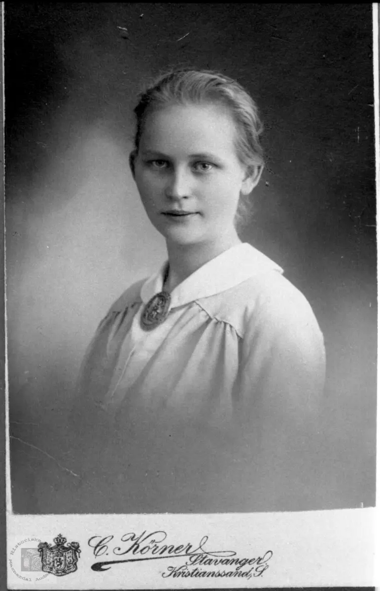 Portrett av Ingeborg Foss fra Bjelland.
