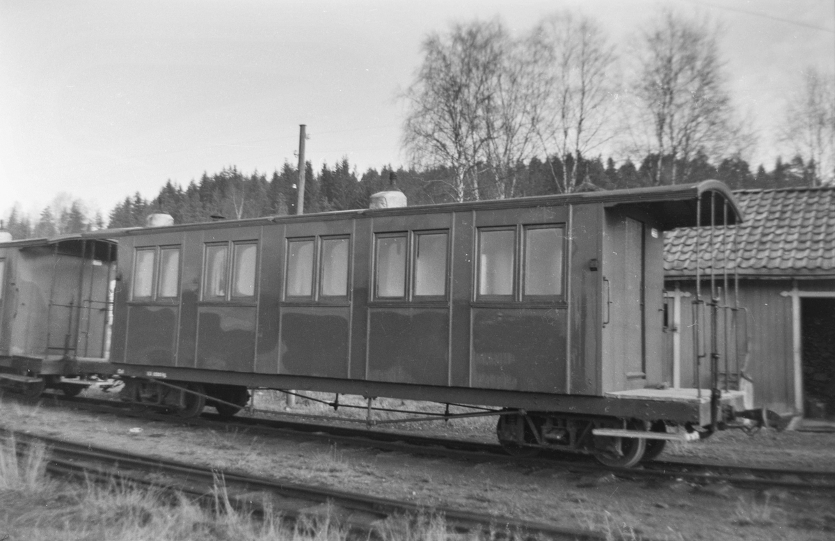 Personvogn Co 1 på Skulerud stasjon.