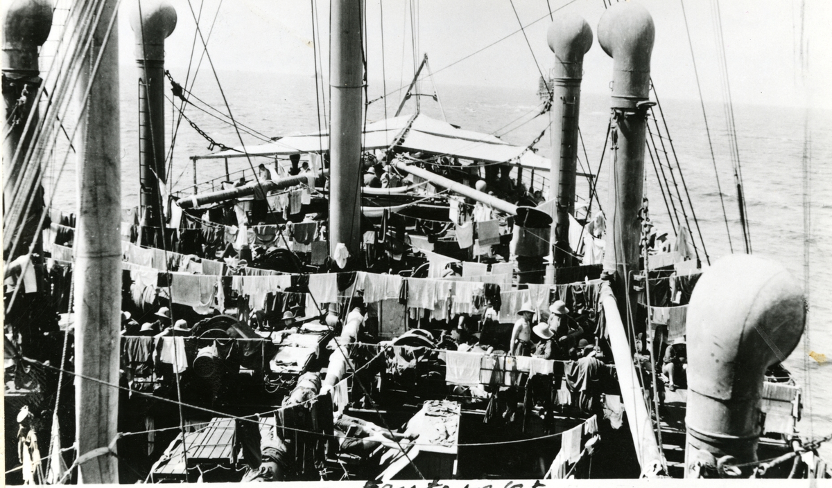 Klestørk ombord på troppetransportskipet D/S Bergensfjord (b. 1913, Cammell Laird & Co. Ltd., Birkenhead)