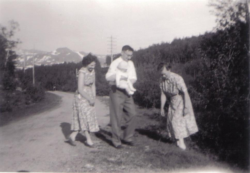 Samling fotografier etter Olga Beldo f. Eliassen