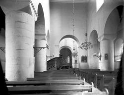 Gamle Aker kirke interiør