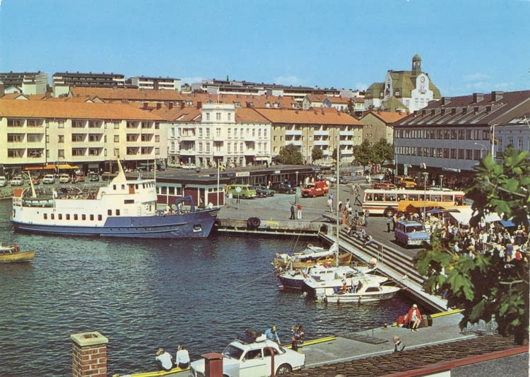 "Strömstad: Sommarliv i Norra hamnen".