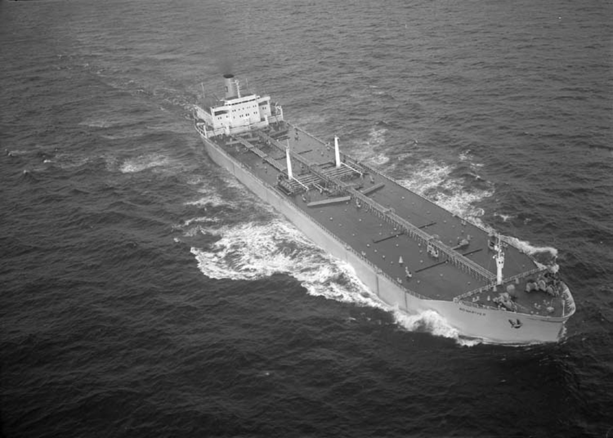 M/T Ronariver DWT. 96.340
Rederi Skibs A/S Agnes (E. Saanum), Mandal
Kölsträckning 70-05-29 Nr. 235
Leverans 71-02-14
Tankfartyg