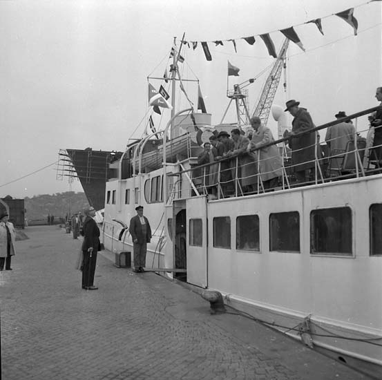 Besök, Columbianska handelsdelegationen ombord på ett fartyg. 
Gustav B. Thordén på kajen.