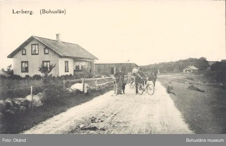 Tryckt text på kortet: "Lerberg. (Bohuslän)".
"F. L. Schewenius förlag, Munkedal".